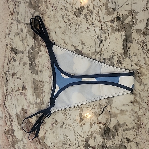 Victoria Secret Pink Low Rise Double String Thong - Picture 2 of 3
